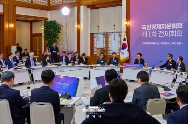 이재명 대통령 '중동전쟁 단기적 위협…장기적으론 경제체제 근본적 변화 시점'