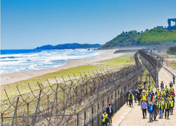 고성 DMZ 평화의 길 테마노선 혹서기(7~8월) 금강산전망대 코스 운영   기사 이미지